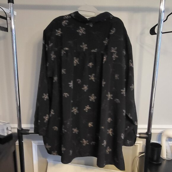 Maggie Barnes Blouse Long Sleeve Button Up Top Black Floral Plus Size 3X - Picture 4 of 13